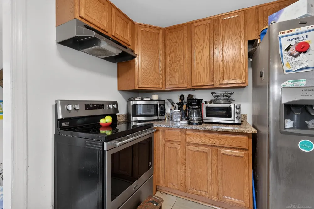 29 Florence Street Clawson City, MI 48017
