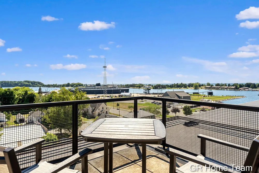 105 W Danaher Street #201 Ludington City, MI 49431