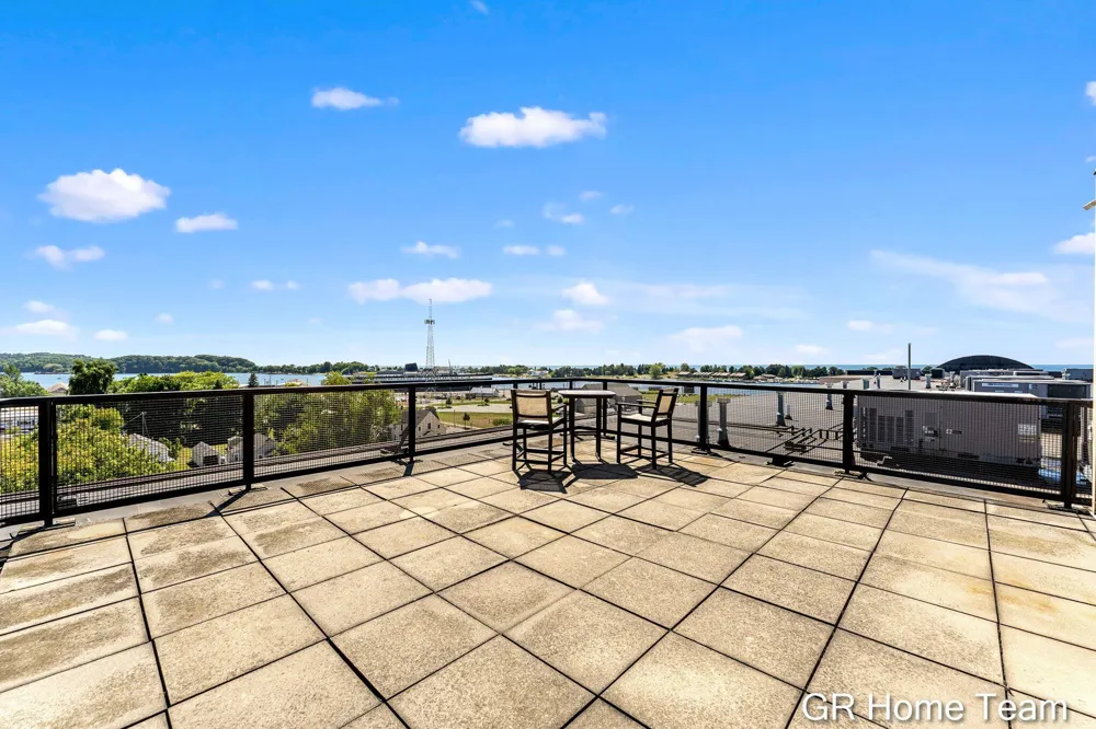 105 W Danaher Street #201 Ludington City, MI 49431