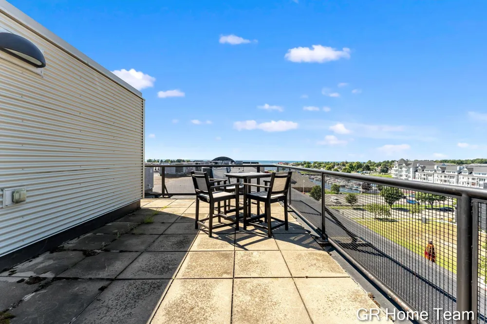 105 W Danaher Street #201 Ludington City, MI 49431