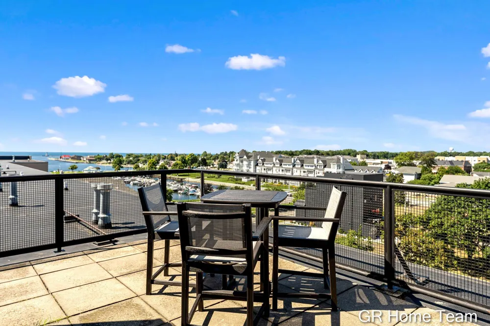 105 W Danaher Street #201 Ludington City, MI 49431