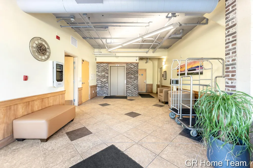 105 W Danaher Street #201 Ludington City, MI 49431