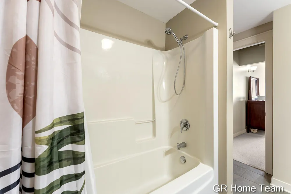 105 W Danaher Street #201 Ludington City, MI 49431