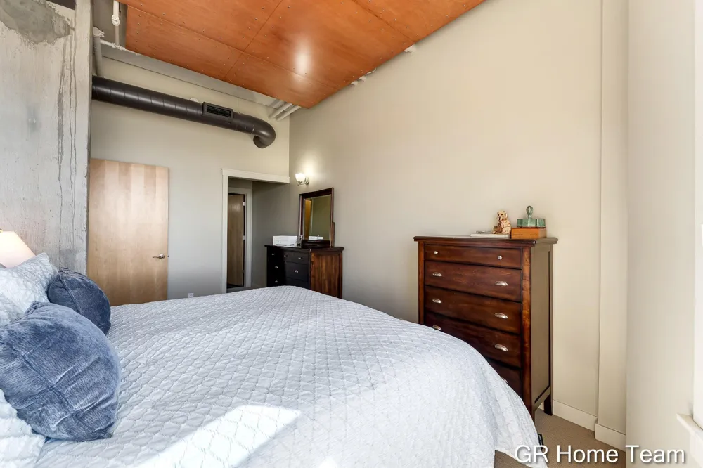 105 W Danaher Street #201 Ludington City, MI 49431