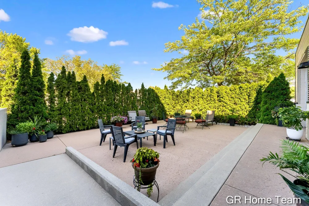 105 W Danaher Street #201 Ludington City, MI 49431