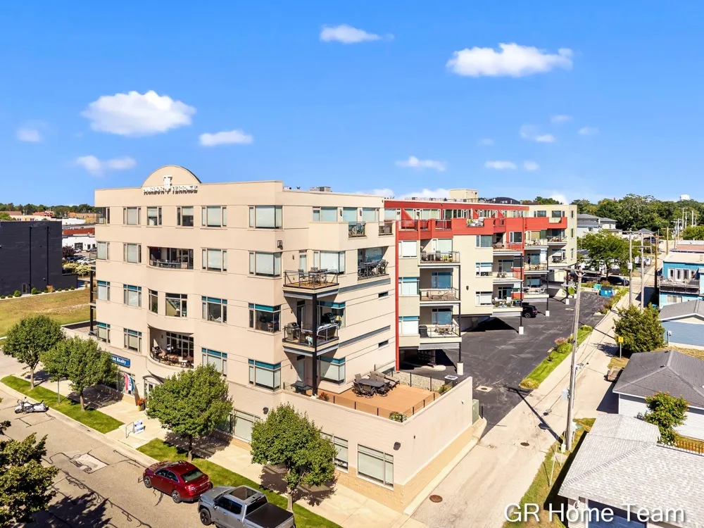 105 W Danaher Street #201 Ludington City, MI 49431