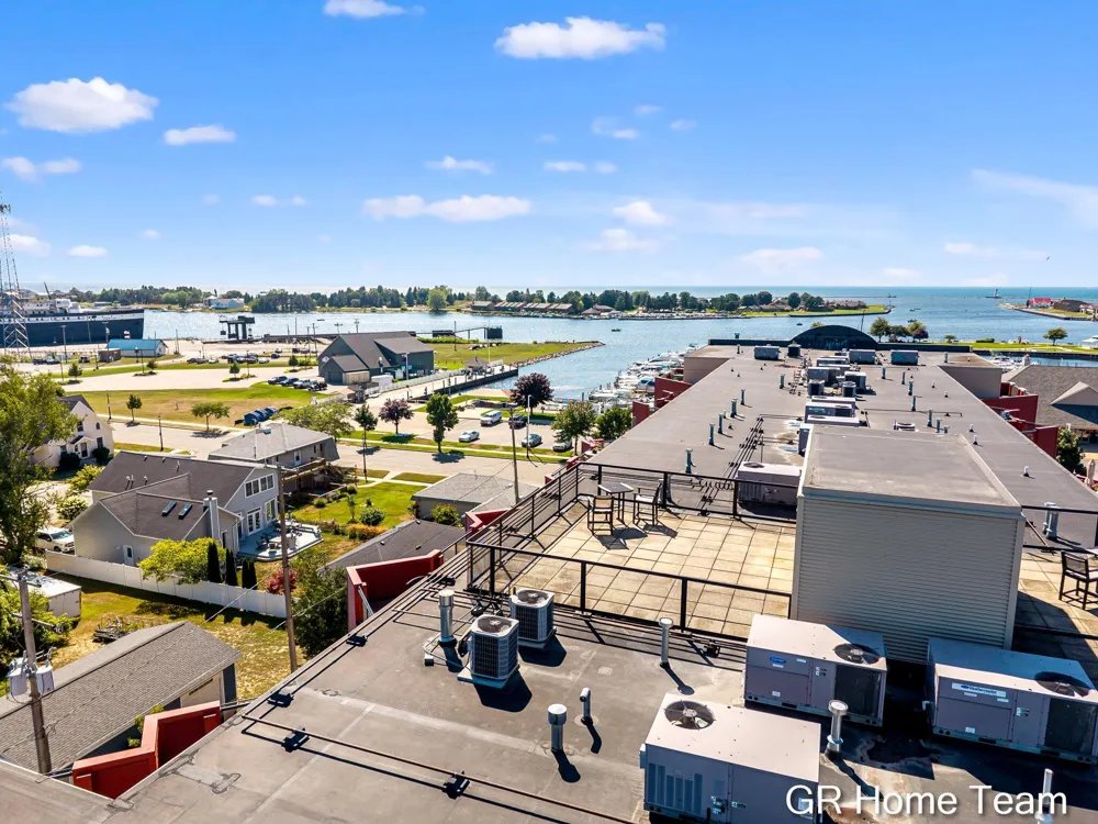105 W Danaher Street #201 Ludington City, MI 49431
