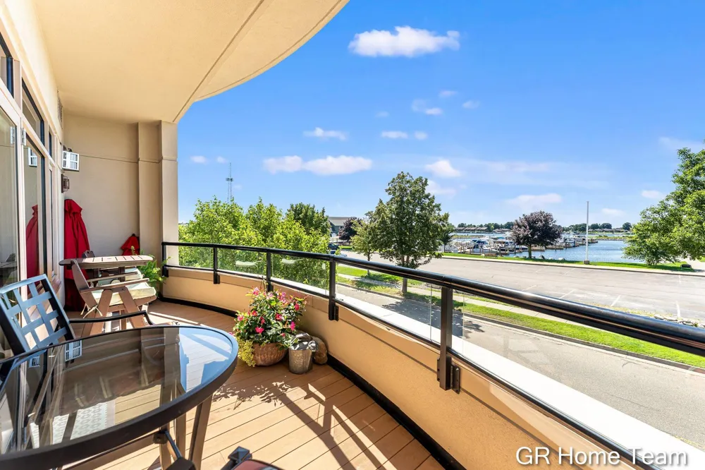 105 W Danaher Street #201 Ludington City, MI 49431
