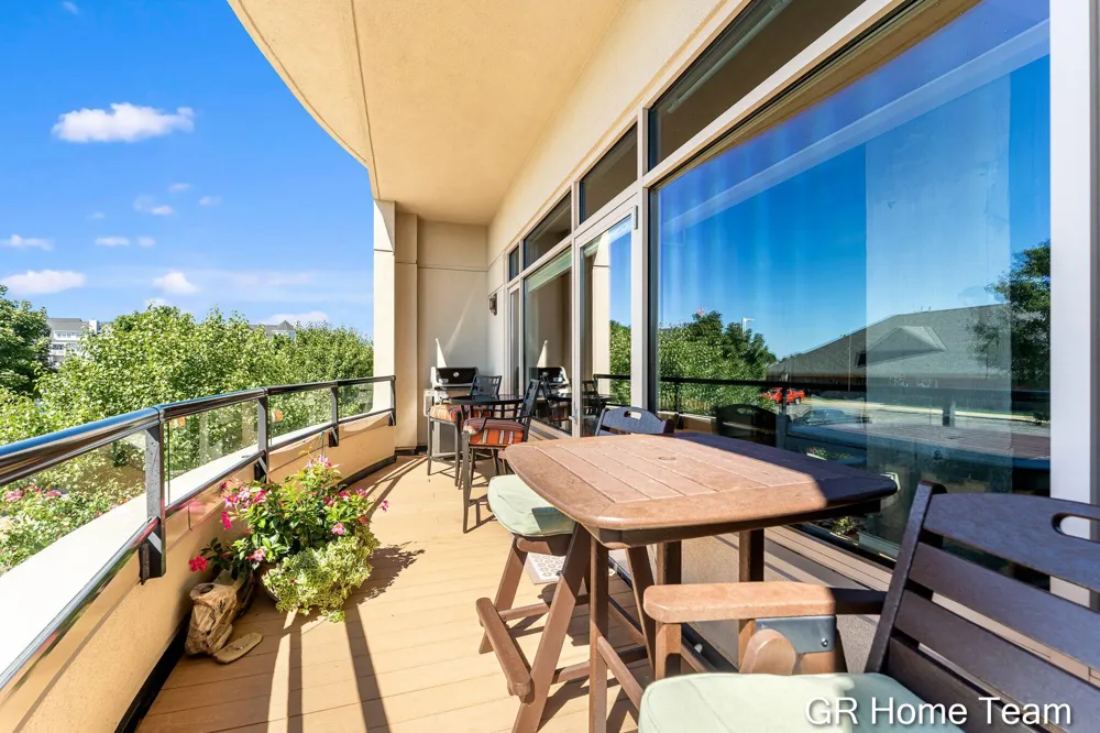 105 W Danaher Street #201 Ludington City, MI 49431