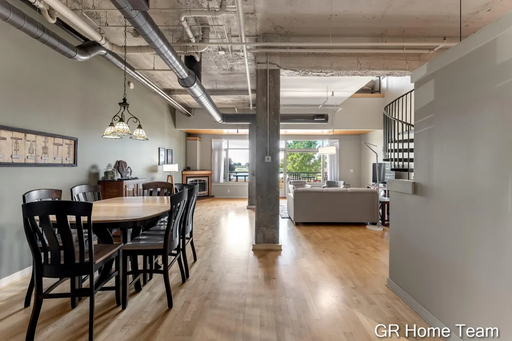 105 W Danaher Street #201 Ludington City, MI 49431
