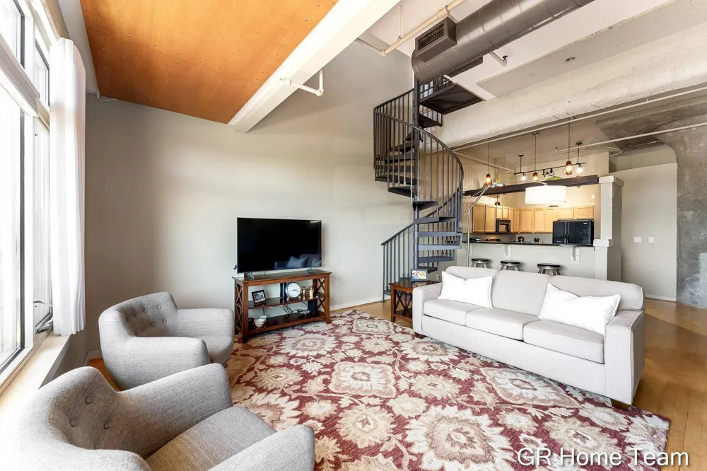 105 W Danaher Street #201 Ludington City, MI 49431