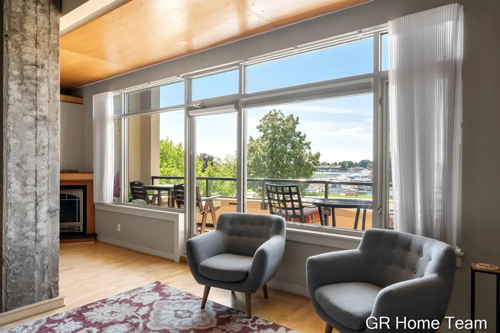 105 W Danaher Street #201 Ludington City, MI 49431