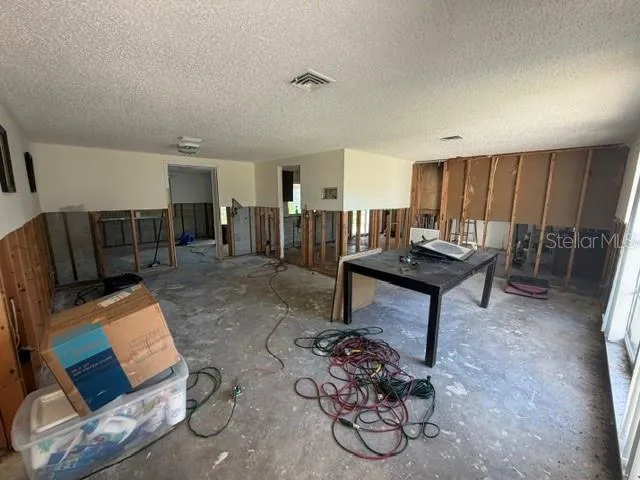 6125 SEABREEZE DRIVE Port Richey, FL 34668