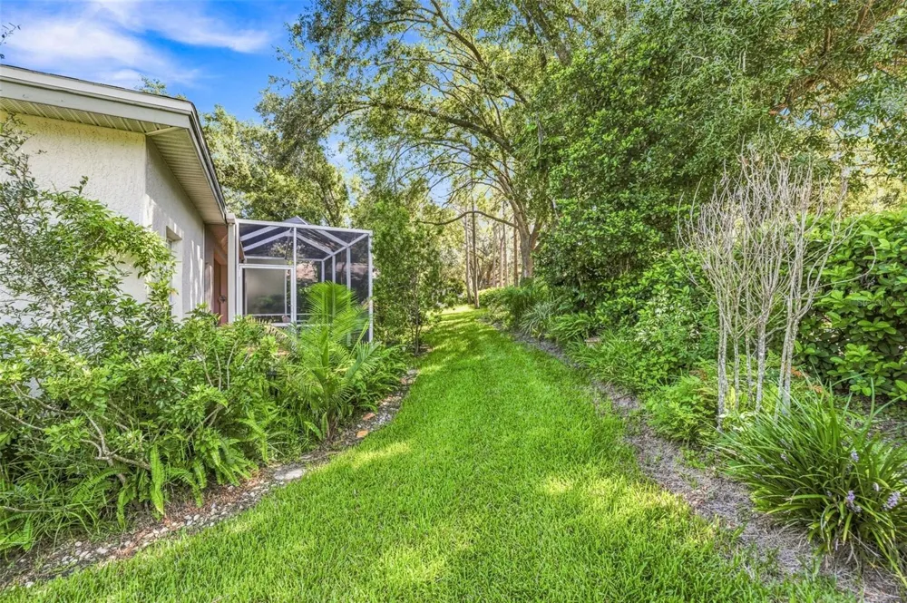 19031 CALLAWAY COURT Tampa, FL 33647