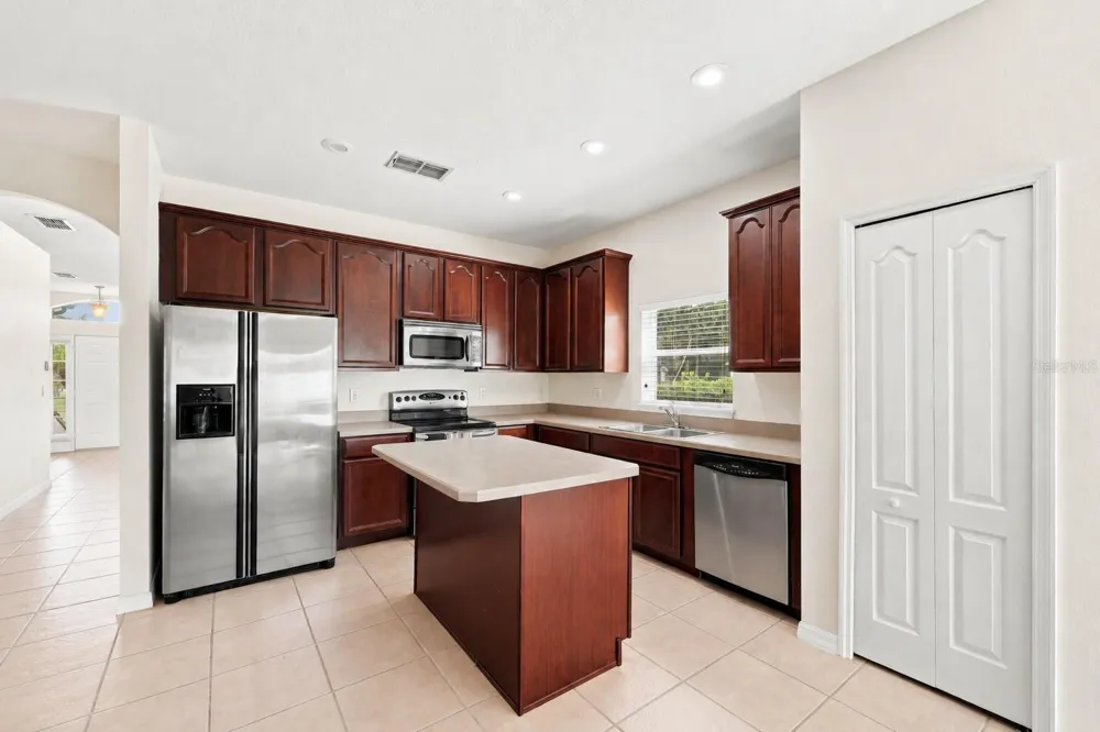 327 MARATHON LANE Sanford, FL 32771