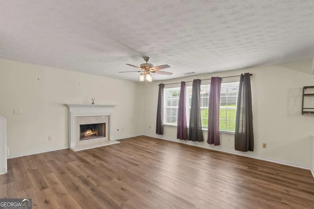 2137 Black Oak LN Ellenwood, GA 30294