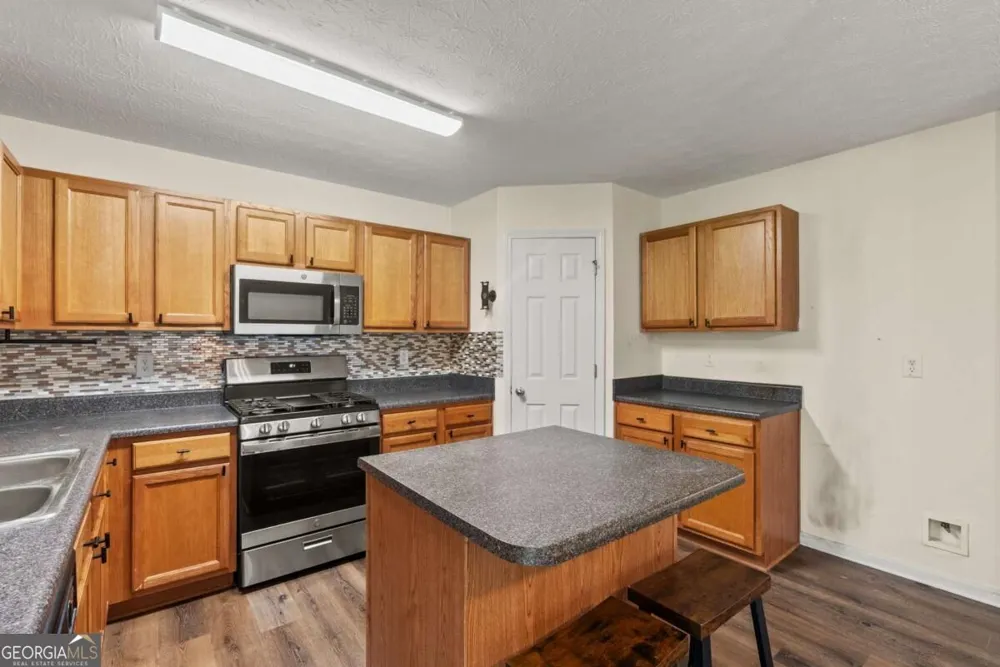 2137 Black Oak LN Ellenwood, GA 30294