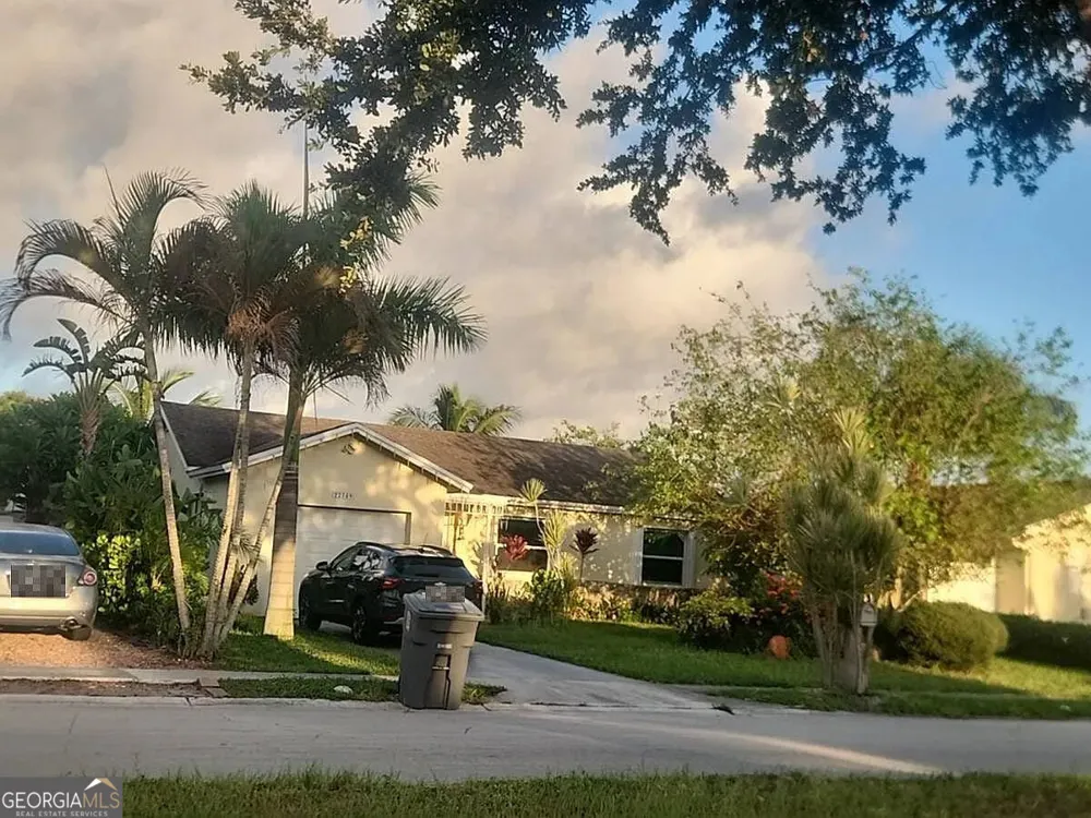 22709 SW 65th AVE Boca Raton, FL 33428