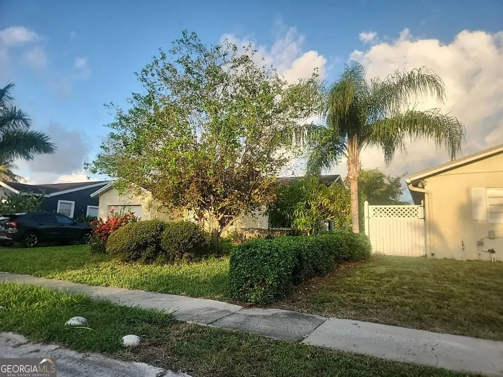 22709 SW 65th AVE Boca Raton, FL 33428