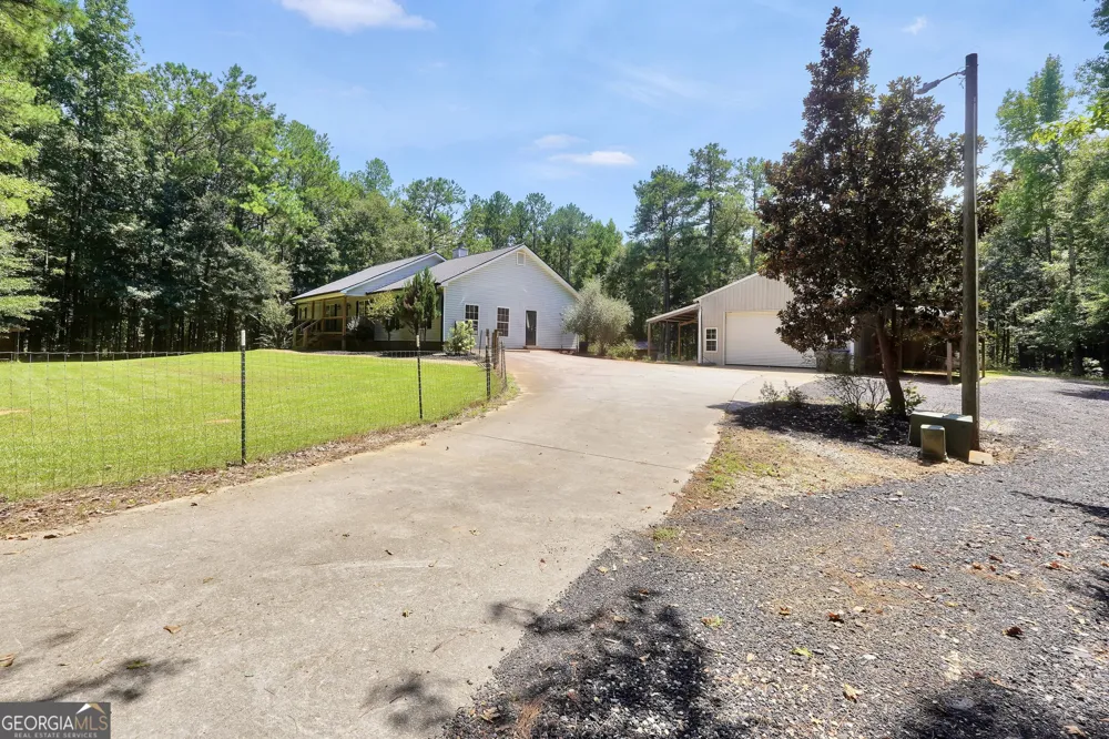 2182 Leguin Mill RD Locust Grove, GA 30248