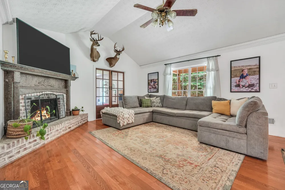 2182 Leguin Mill RD Locust Grove, GA 30248