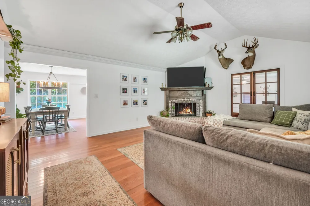2182 Leguin Mill RD Locust Grove, GA 30248