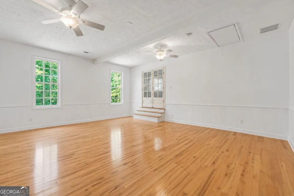 2182 Leguin Mill RD Locust Grove, GA 30248