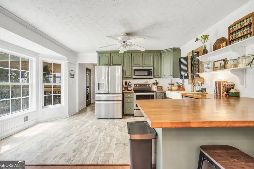 2182 Leguin Mill RD Locust Grove, GA 30248