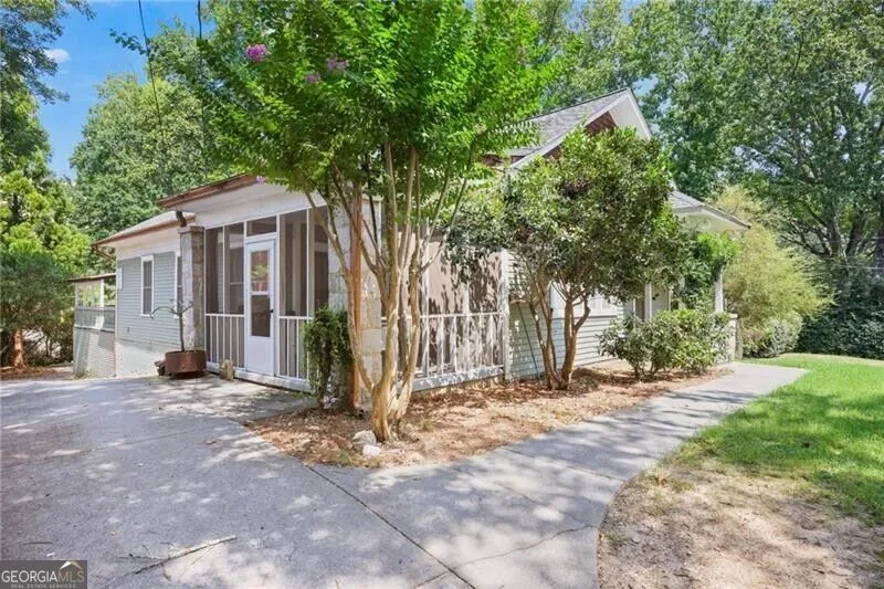 26 Highland DR NE Atlanta, GA 30305
