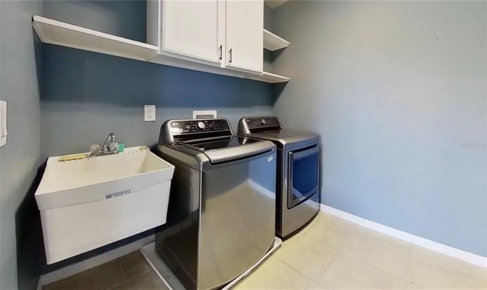 2863 MAPLE BROOK LOOP Lutz, FL 33558