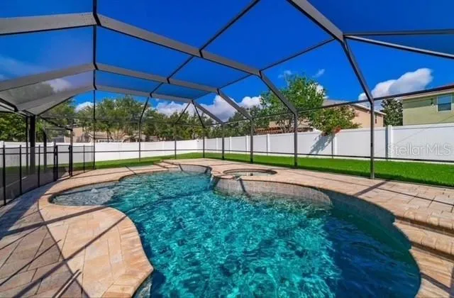 2863 MAPLE BROOK LOOP Lutz, FL 33558