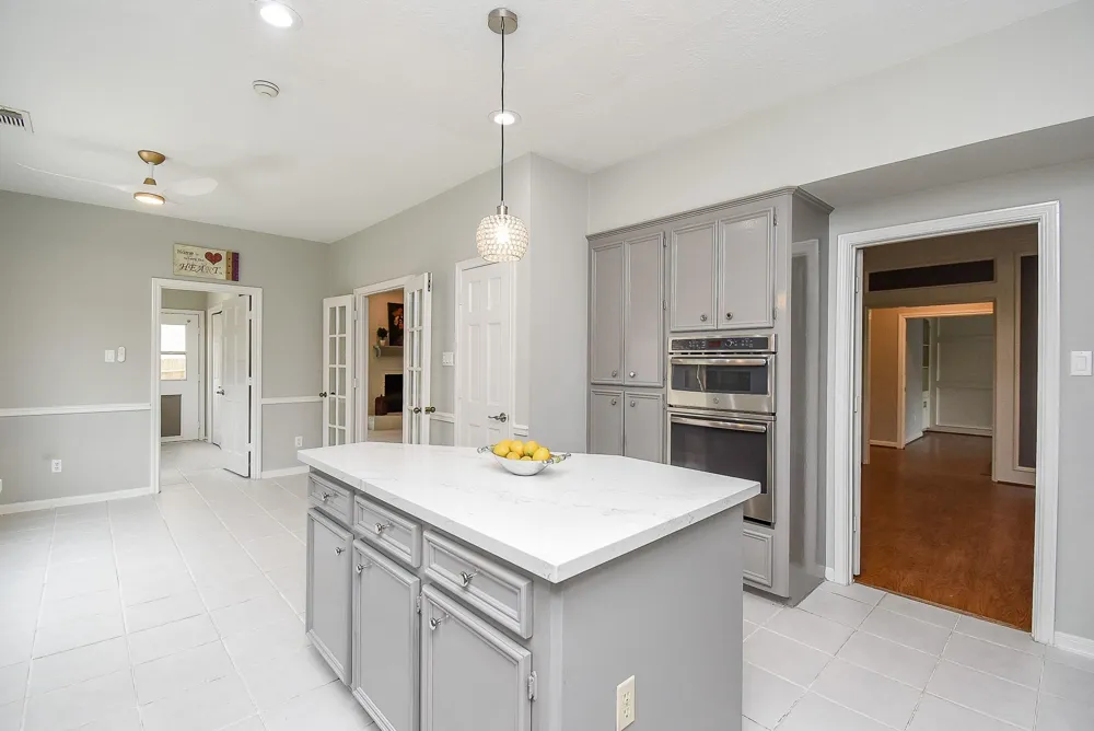 1002 Meadowlark Lane Sugar Land, TX 77478
