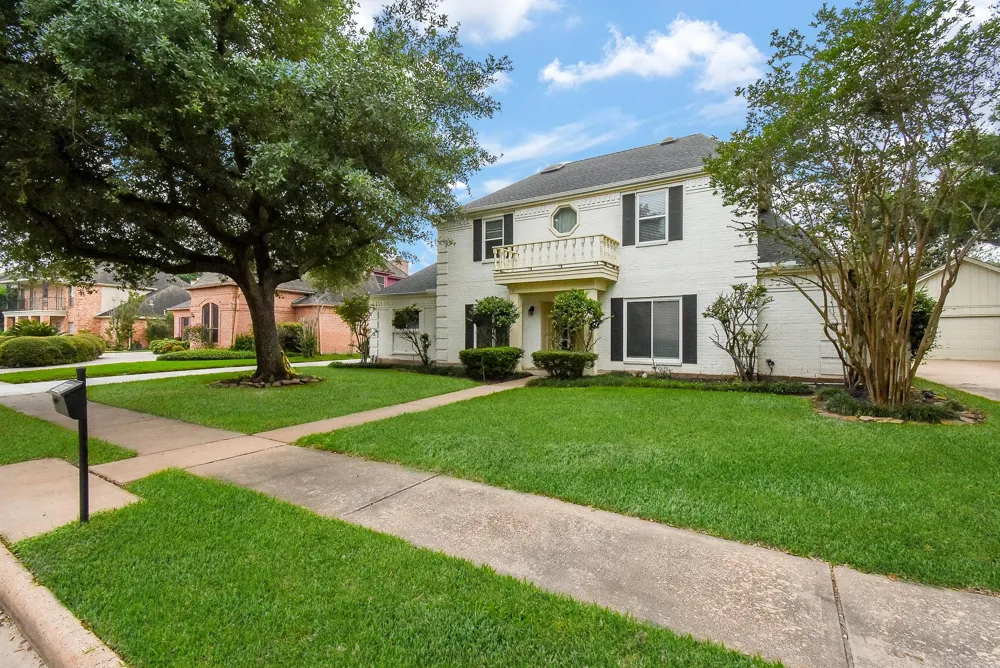 1002 Meadowlark Lane Sugar Land, TX 77478