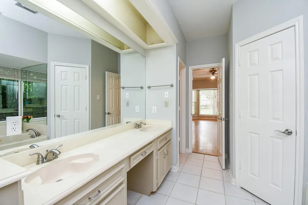 1002 Meadowlark Lane Sugar Land, TX 77478