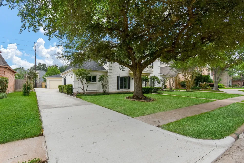 1002 Meadowlark Lane Sugar Land, TX 77478