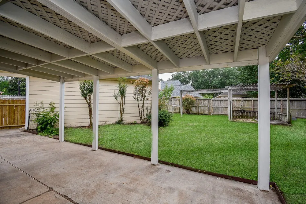 1002 Meadowlark Lane Sugar Land, TX 77478