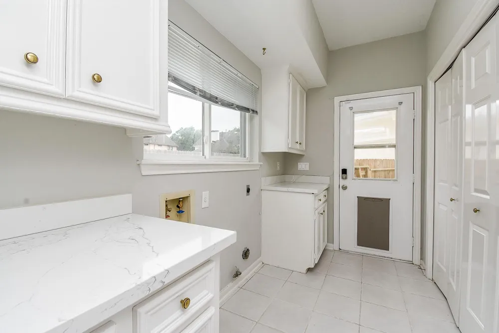 1002 Meadowlark Lane Sugar Land, TX 77478