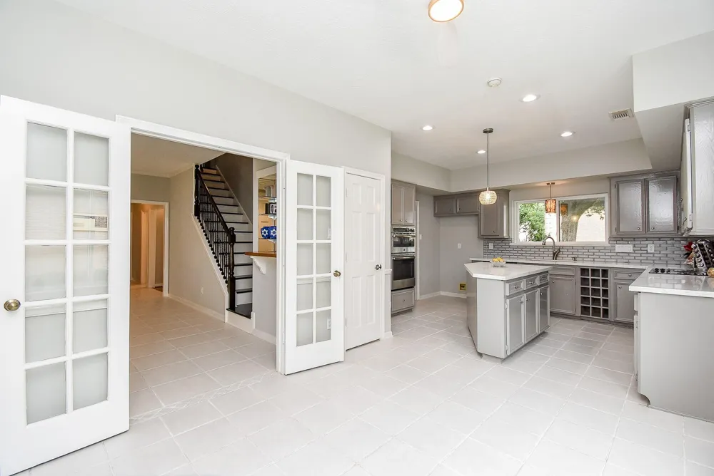 1002 Meadowlark Lane Sugar Land, TX 77478