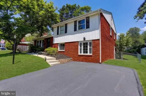 125 W THOMPSON AVENUE