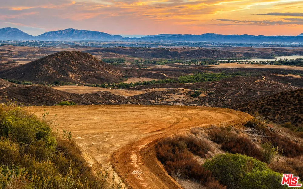 35306 Lake Summit Dr Temecula, CA 92592