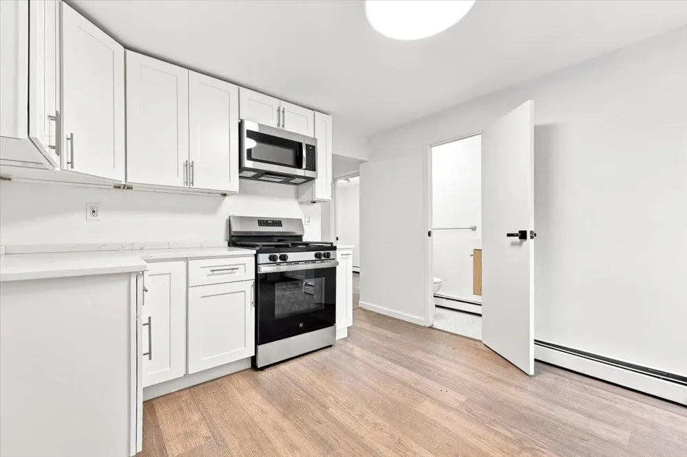 12 PROSPECT AVE Bayonne, NJ 07002