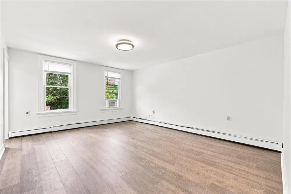 12 PROSPECT AVE Bayonne, NJ 07002