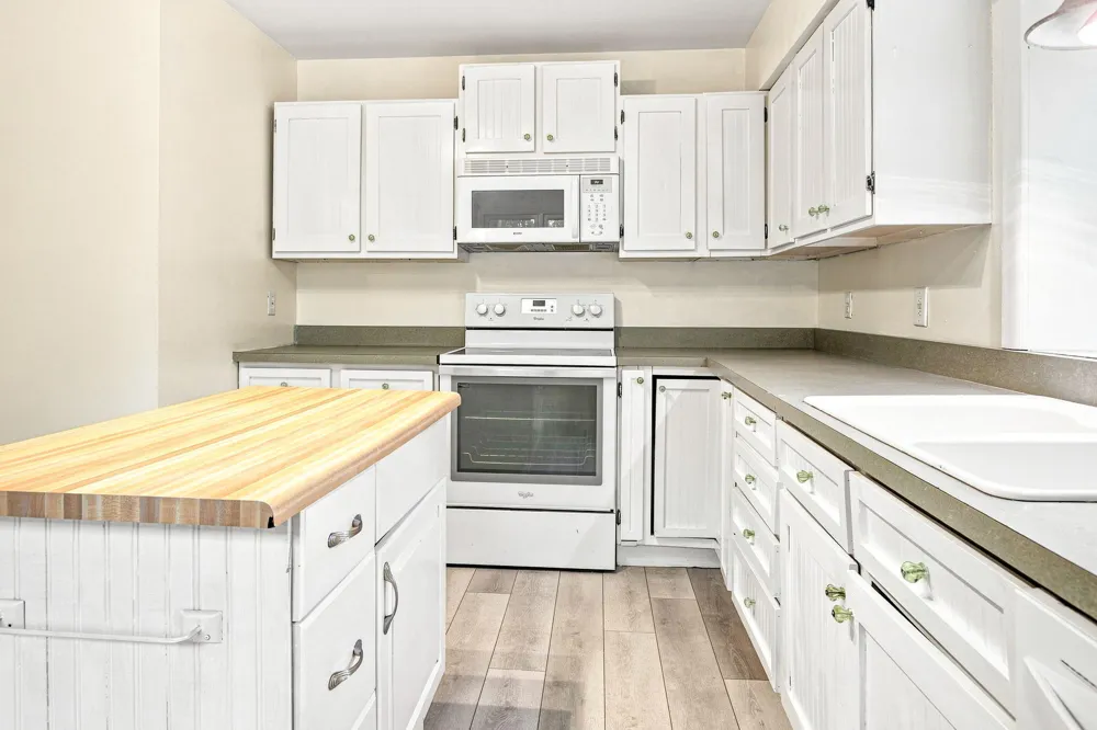 923 Bell Avenue New Buffalo, MI 49117