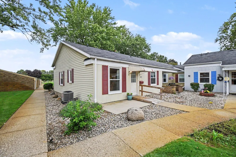 644 Village Lane #90 Jenison, MI 49428