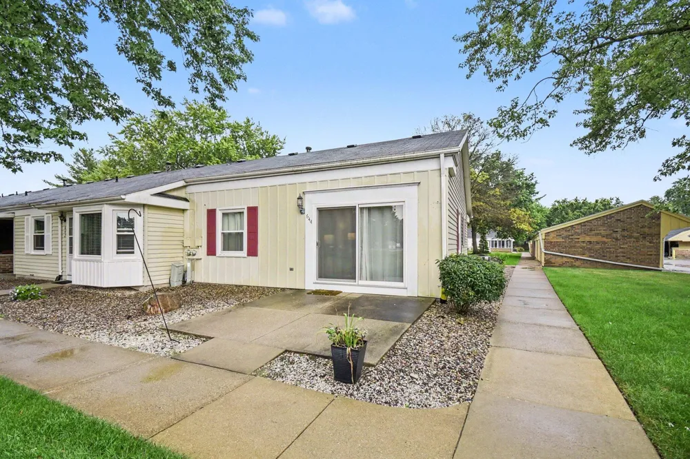 644 Village Lane #90 Jenison, MI 49428