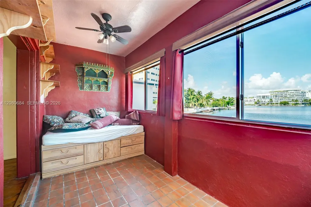 4730 Pine Tree Dr #17 Miami Beach, FL 33140