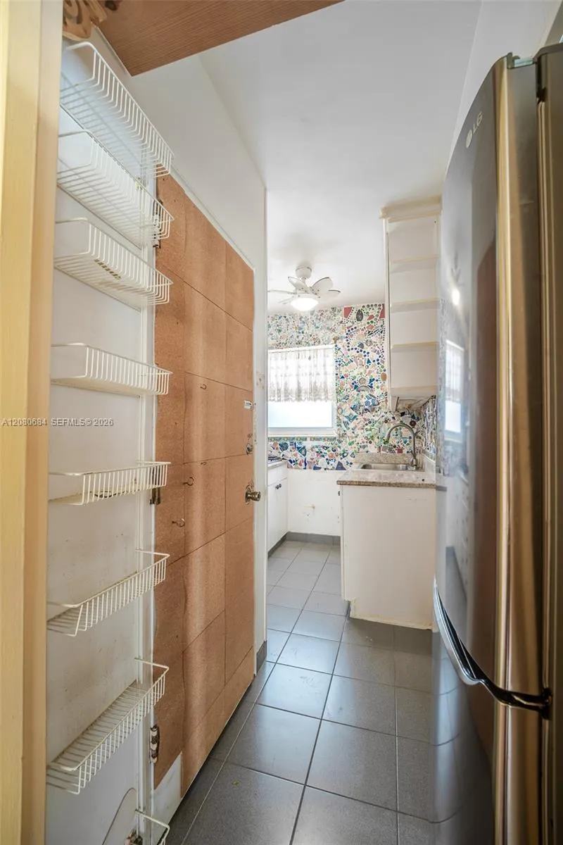 4730 Pine Tree Dr #17 Miami Beach, FL 33140