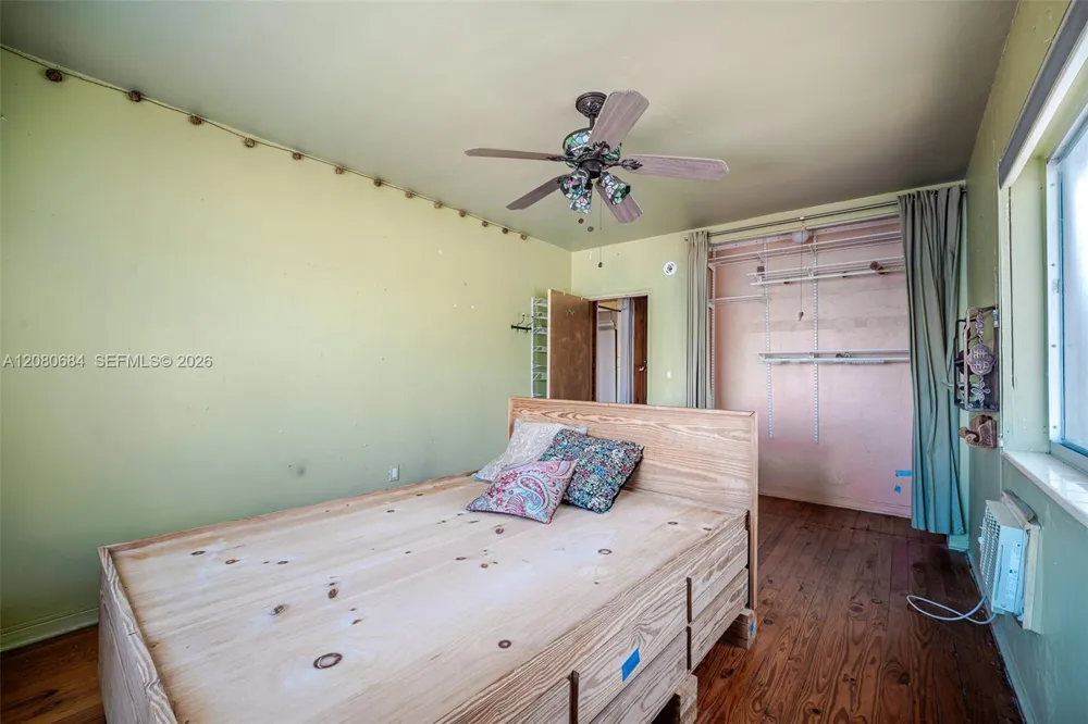 4730 Pine Tree Dr #17 Miami Beach, FL 33140