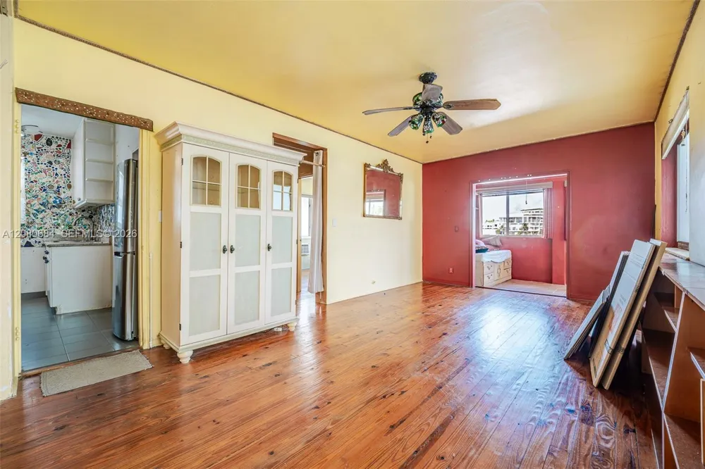 4730 Pine Tree Dr #17 Miami Beach, FL 33140