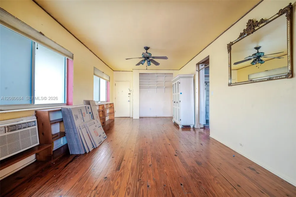 4730 Pine Tree Dr #17 Miami Beach, FL 33140